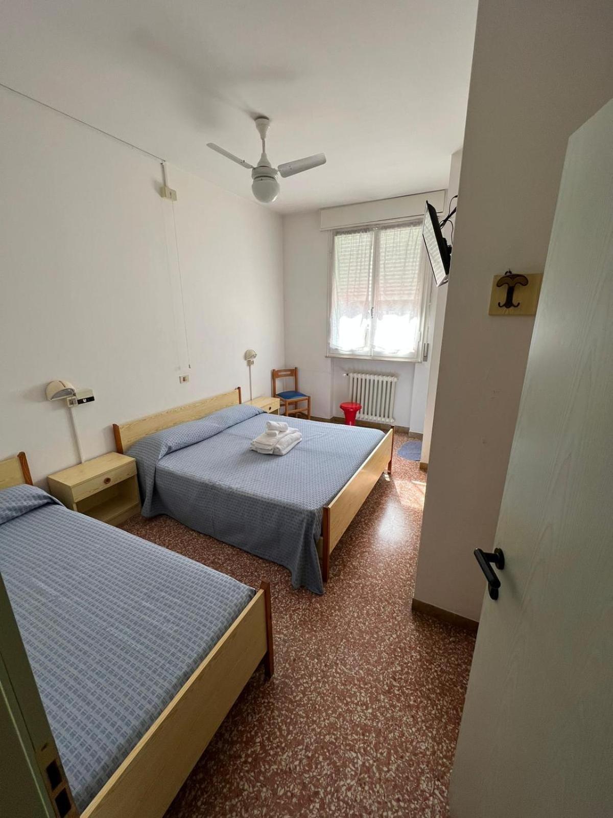 Hotel Maddalena Marina di Ravenna Oda fotoğraf